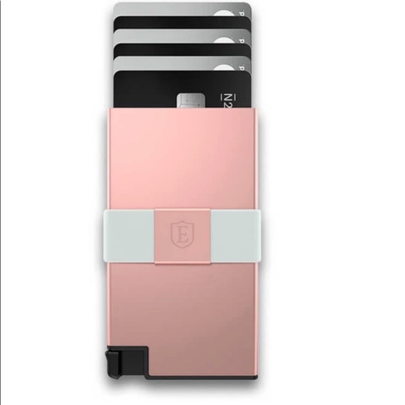 Cardholder in Metallic RoseGold - Picture 3 of 3